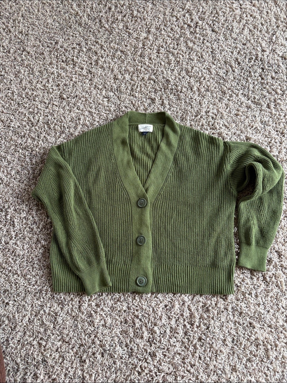 Universal Thread Olive Green Cropped V-Neck Ribbed Button Cardigan